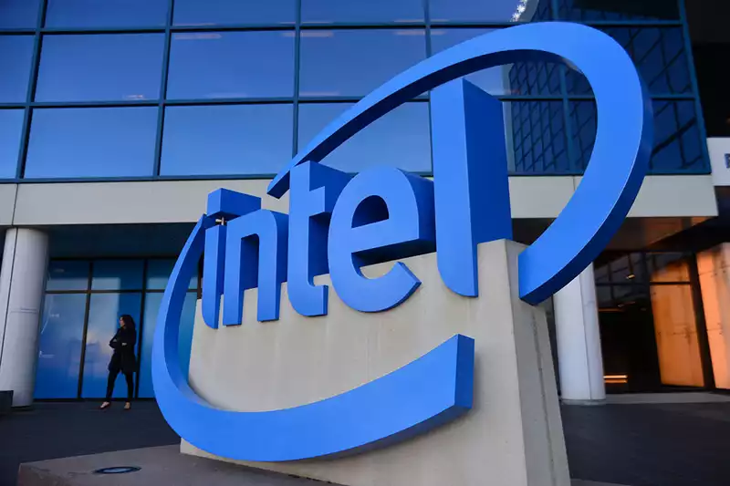 Waiting Intel CEO Tells Employees They Should Make Better CPUs Than Apple