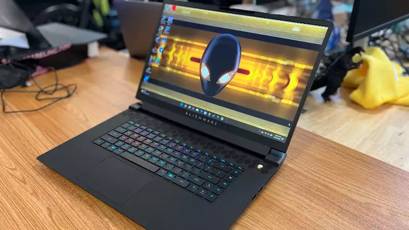 Alienware m17 R5 AMD