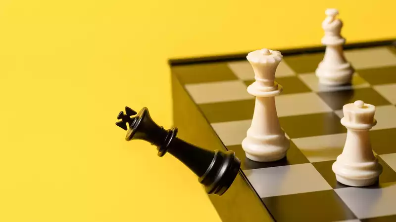 The explosive popularity of chess has not kept up with the servers, and "Chess.com" commented, "Honestly, it sucks.