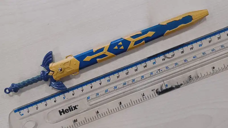 British man walks up to police officer brandishing 6-inch master sword, gets 4 months in jail